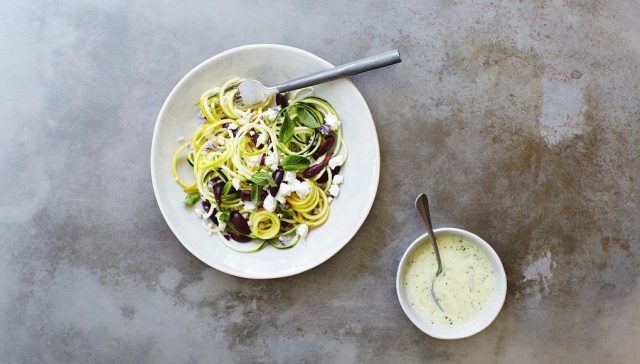 pompoen en courgette met olijven en feta pompoen en courgette met olijven en feta